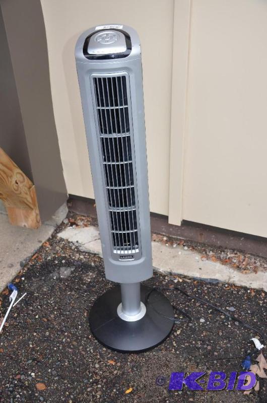 lot 43 image: Lasko 2517 Wind Tower Fan with Remote - 40&qu...