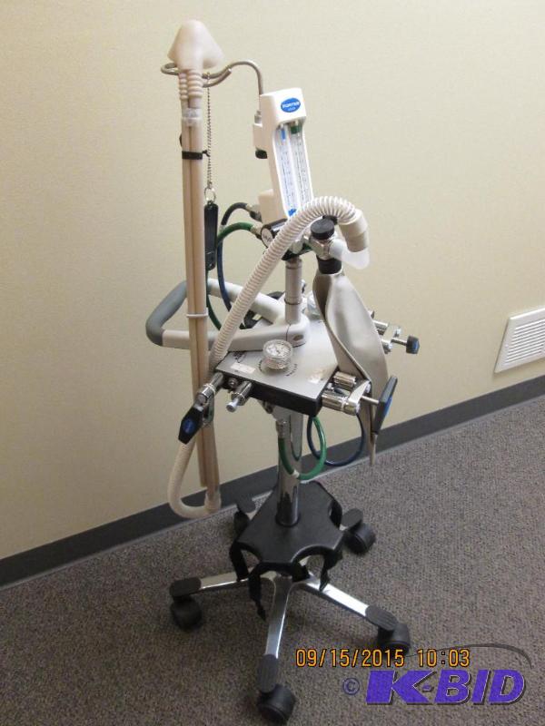 lot 7A image: Porter Nitrous Oxide system model 2045-3. Por...