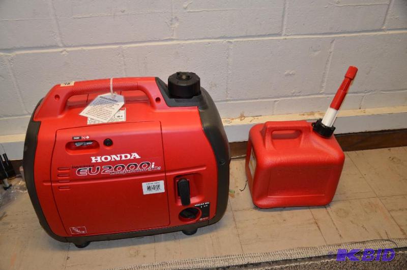 lot 98 image: Honda EU2000i 2000 Watt Portable Quiet Invert...