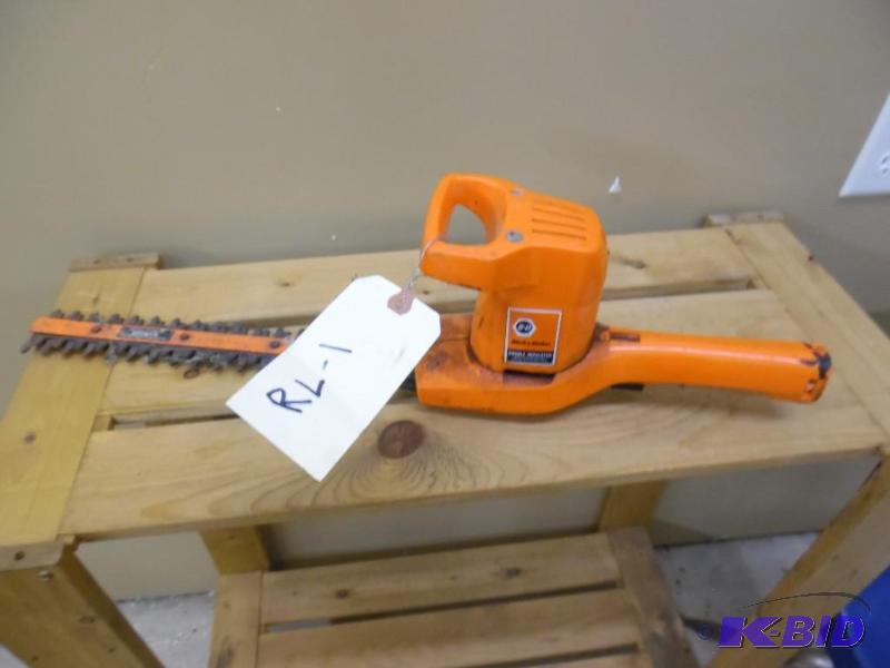 Black & Decker Hedge Trimmer