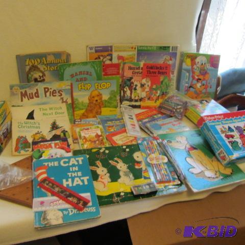lot 100 image: Childrens Puzzles, Games