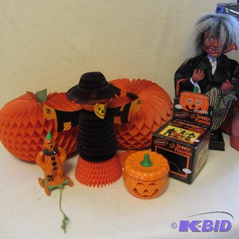 lot 106 image: Animated Halloween