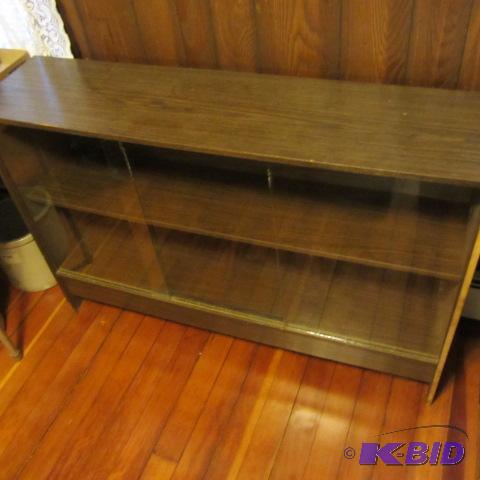 lot 109 image: Glass Door Display Cabinet