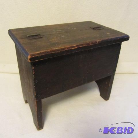 lot 116 image: Shoe Shine Stool