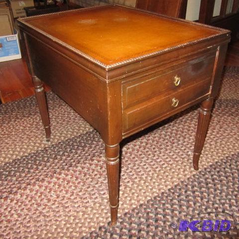 lot 121 image: Leather Top End Table