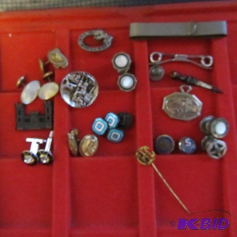 lot 128 image: Mens Jewelry