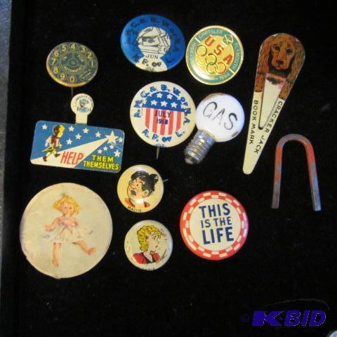 lot 134 image: Vintage Buttons, Cracker Jack