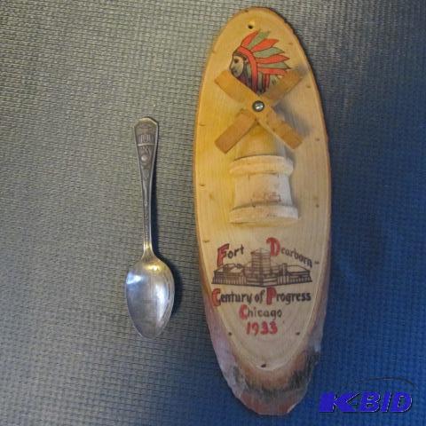 lot 138 image: Worlds Fair 1933 Souvenirs