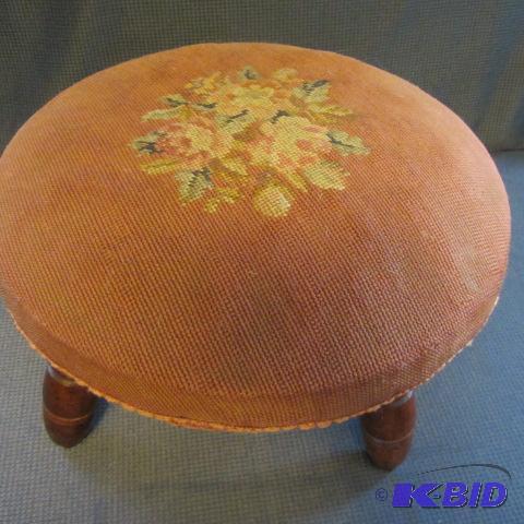 lot 148 image: Vintage Footstool