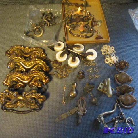 lot 187 image: Vintage Furniture Hardware