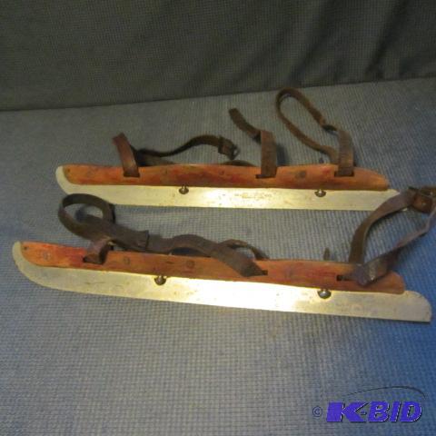 lot 190 image: Donoghue Racing Skates