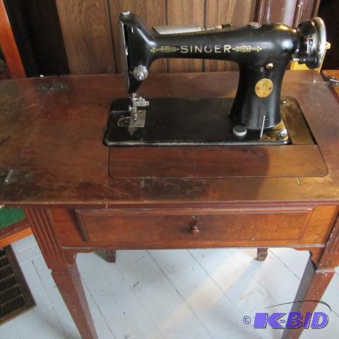 lot 228 image: Singer Cabinet Sewing Machine