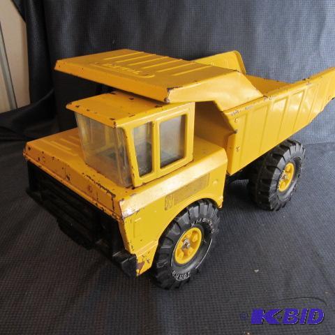lot 244 image: Tonka Metal Dump Truck