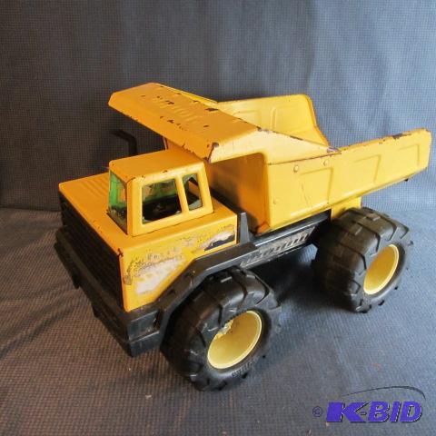 lot 245 image: Tonka Metal Dump Truck