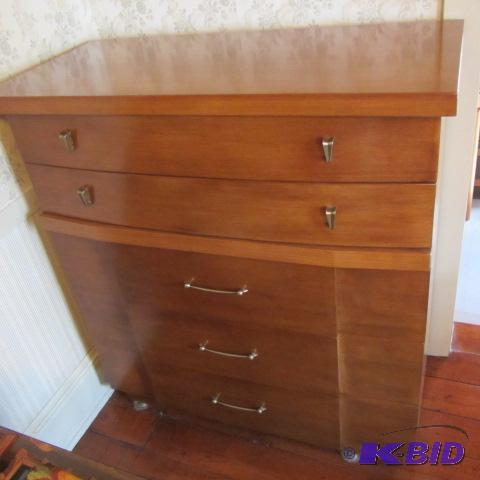lot 251 image: Bedroom Furniture