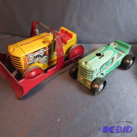 lot 256 image: Marx Tin Tractor & Dozer