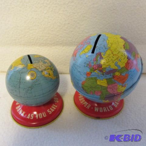 lot 26 image: Ohio Art Tin Globe Banks