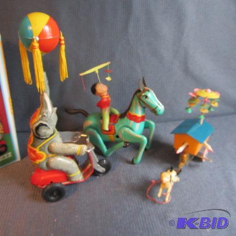 lot 261 image: Tin Windup Toys