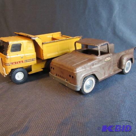 lot 269 image: Tonka Farms & Ertl Trucks