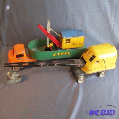 lot 271 image: Cranes, Trucks, Trailer