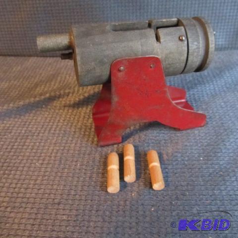 lot 274 image: Toy Cannon