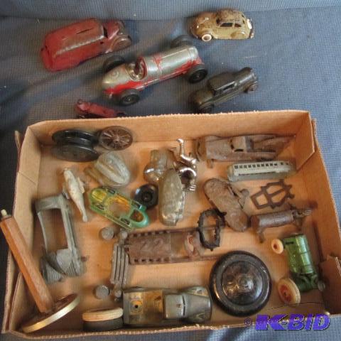 lot 278 image: Cast Iron & Metal Toys
