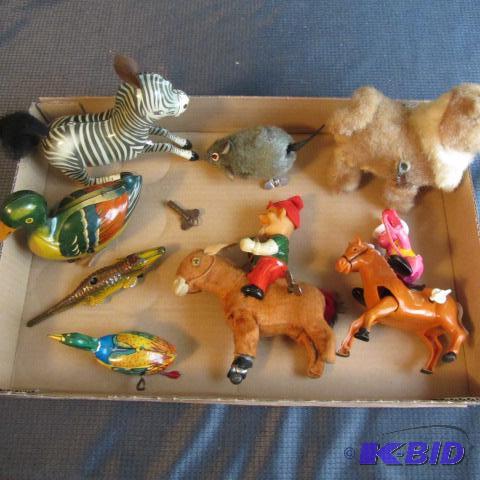 lot 279 image: Tin Windup Animals