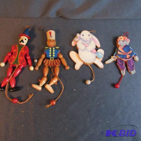 lot 293 image: String Pull Toys