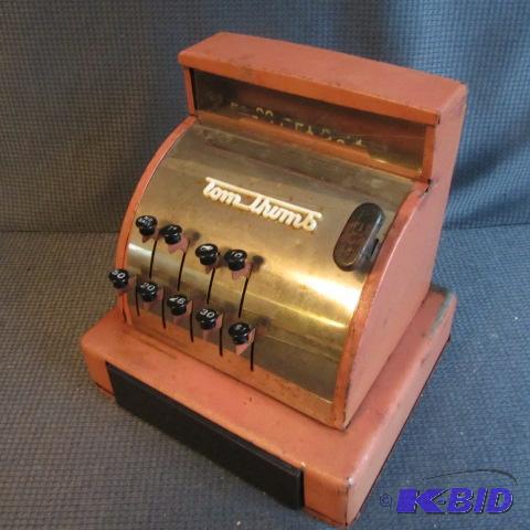 lot 298 image: Tom Thumb Cash Register