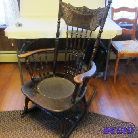 lot 3 image: Antique Pressback Rocker