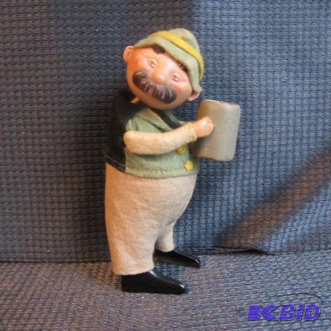 lot 303 image: Vintage Windup Drinking Man
