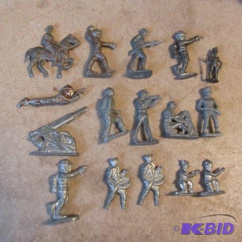 lot 305 image: Metal Soldiers