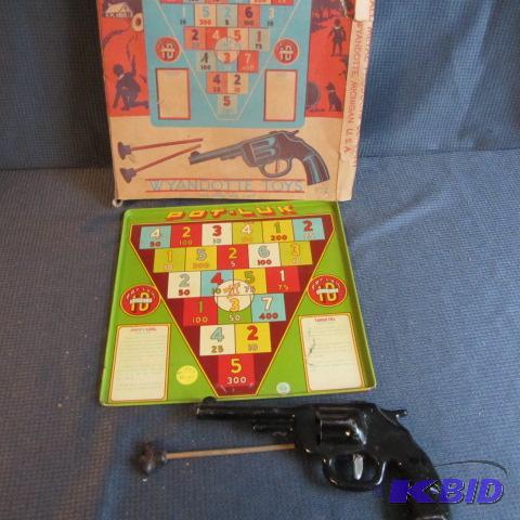lot 308 image: Tin Potluck Dart Game