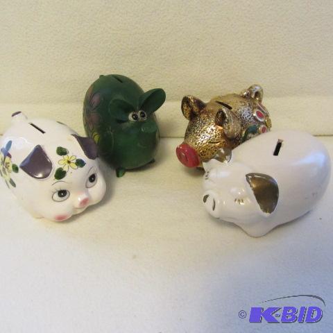 lot 31 image: Vintage Piggy Banks