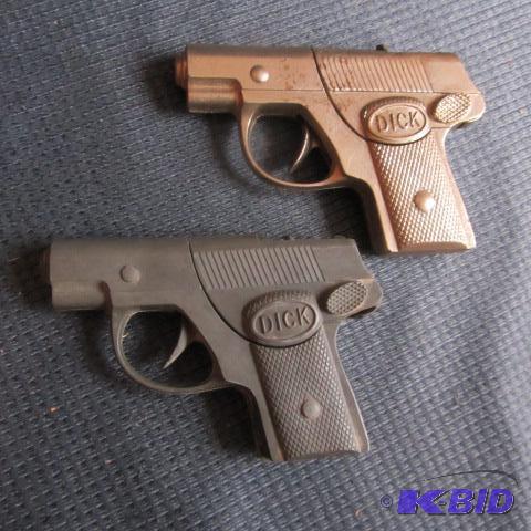 lot 319 image: Dick Cap Guns