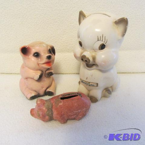 lot 32 image: Pig & Money Banks