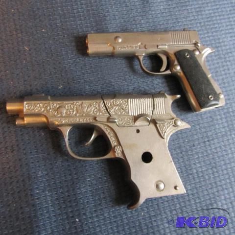lot 328 image: Hubley & Hawk Cap Guns