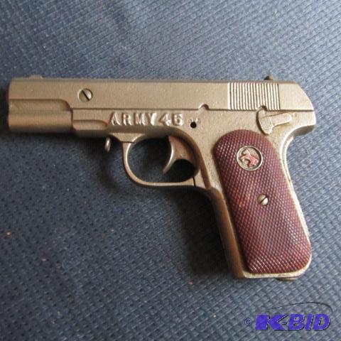 lot 329 image: Army 45 Cap Gun