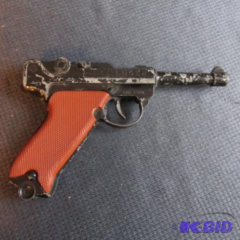 lot 333 image: Luger Lone Star Cap Gun