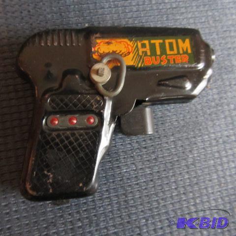 lot 338 image: Atom Buster Spark Gun