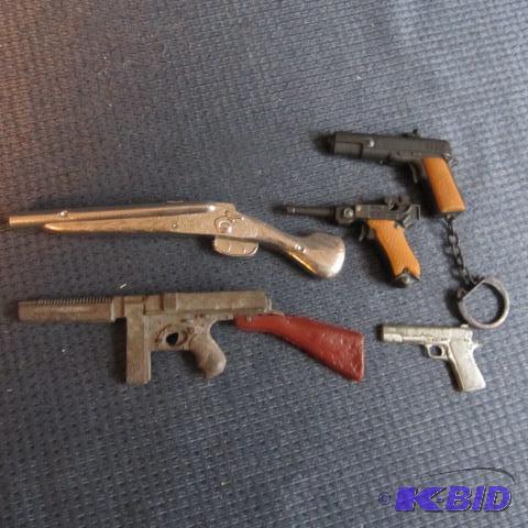 lot 341 image: Mini Toy Guns
