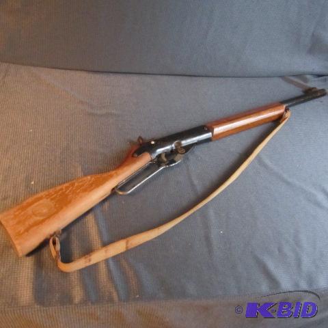lot 353 image: Daisy Model 99 BB Gun
