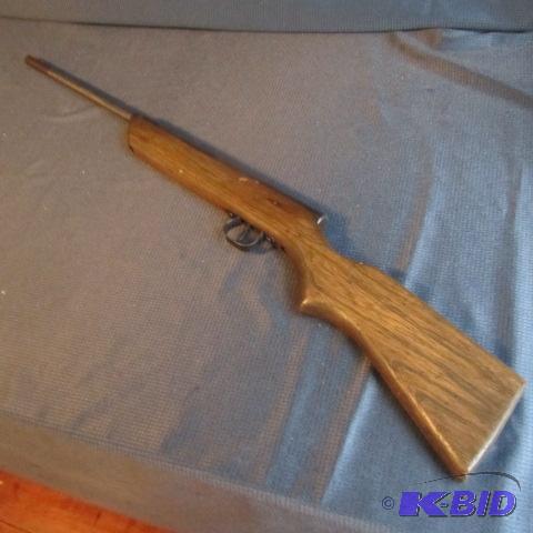 lot 358 image: Crosman Arms BB Air Rifle