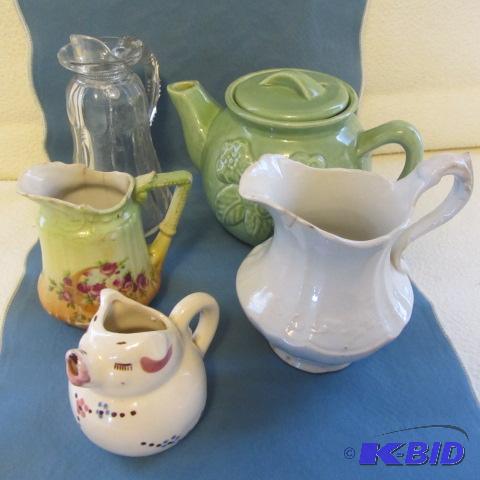 lot 50 image: Fancy Syrup, Teapot, Pitcher