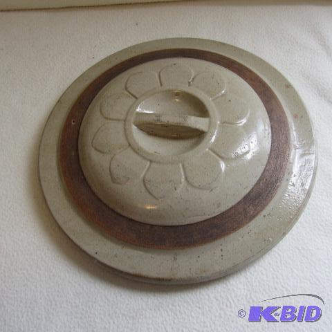 lot 55 image: Red Wing Crock Cover