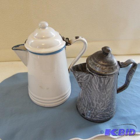 lot 66 image: Graniteware & Enamel