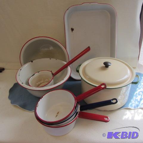 lot 68 image: Vintage Enamelware
