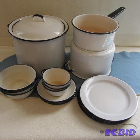 lot 69 image: Vintage Enamel Camp Set