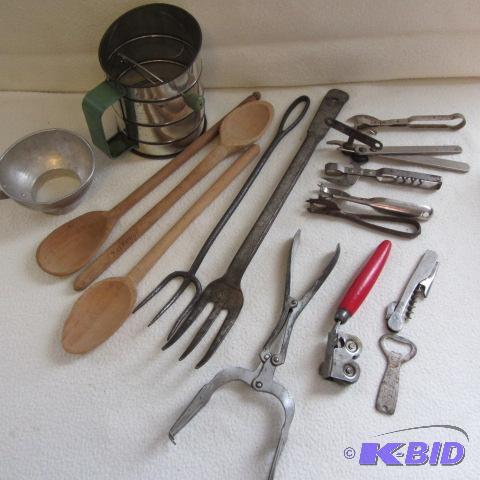 lot 74 image: Vintage Kitchen Utensils