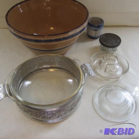 lot 75 image: Blue Band Bowl, Nutmeg Mug